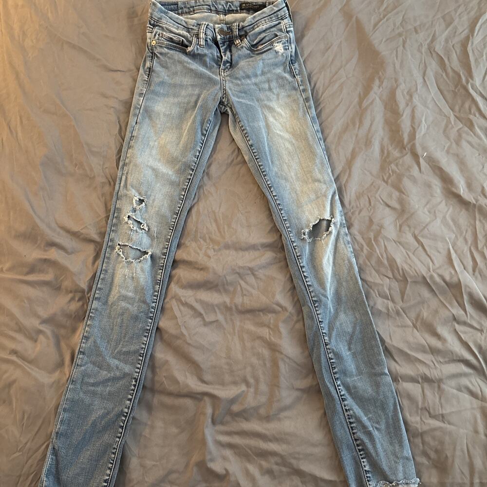 BLANKNYC Women's Light Wash Distressed Ripped Skinny Jeans Denim Size [Size 26]